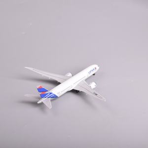 Modelo de Avión <span class=keywords><strong>Boeing</strong></span> <span class=keywords><strong>787</strong></span> de Latam Airlines de 32 cm, Simulación con Resina para Regalo de Navidad - Product Image 5