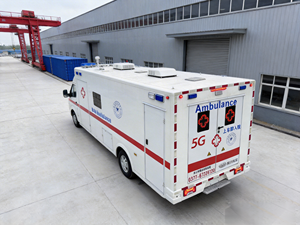 Camion-hôpital mobile équipé d'un échographe avec aménagement personnalisable pour le soutien médical lors d'événements sportifs - Product Image 2