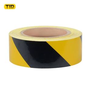 Cinta Reflectante de PVC de Alta Visibilidad, Color Amarillo y Rojo, con Diseño de Chevron, Grado Publicitario, Autoadhesiva, 5 cm de Ancho, para Vehículos y Camiones - Product Image 1