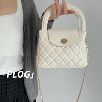 Sac seau carré à rabat brodé à motif chevrons, doublure en polyester, bandoulière chaîne, sac à main minimaliste d'inspiration coréenne