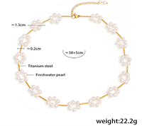 Collier pendentif fleur en perles d'eau douce françaises élégantes et tendance pour femme H2 Jewelry FloraMuse, léger et luxueux en acier inoxydable