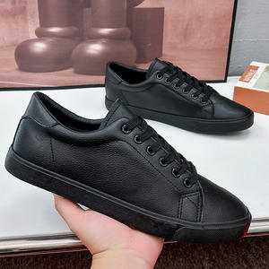 Venta al por mayor nueva primavera otoño hombres y mujeres pareja pequeños zapatos blancos PU cuero hombres zapatillas planas - Product Image 4