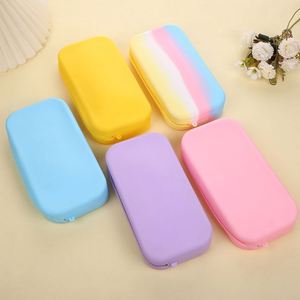 Bolsa de Silicona Ecológica para Almacenamiento de Cables, Lápices y Artículos de Papelería, Diseño Cuadrado Macaron, para Regreso a Clases - Product Image 4