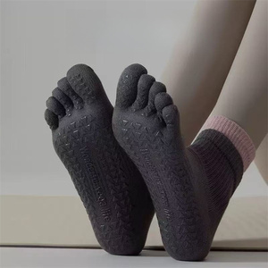 Chaussettes personnalisées à 5 doigts pour femmes pour Yoga Pilates Taille jeunesse Short de sport en coton Motif animal Technics tricotés ODM Printemps - Product Image 5