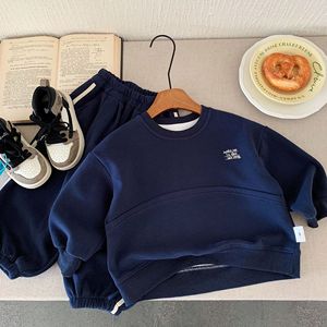 Completo due pezzi autunnale 2025 di tendenza per ragazzi, nuovo completo casual semplice con pantaloni in felpa e motivo a lettere - Product Image 6