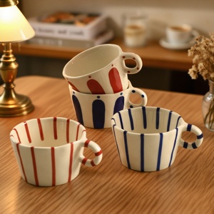 Taza de Cerámica Personalizable con Diseño Retro de Bloques de Color y Rayas, Taza de Café Irregular Hecha <span class=keywords><strong>a</strong></span> Mano, Estilo INS, Taza para Desayuno - Product Image 1