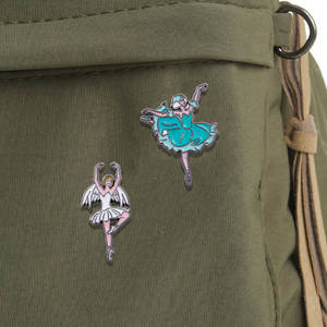 เข็มกลัดติดเสื้อรูปนัก<span class=keywords><strong>เต้น</strong></span><span class=keywords><strong>บัล</strong></span>เล<span class=keywords><strong>ต์</strong></span>แบบสามมิติเคลือบเงา  งานออกแบบพิเศษ  ตุ๊กตา<span class=keywords><strong>การ์ตูน</strong></span>นัก<span class=keywords><strong>เต้น</strong></span><span class=keywords><strong>บัล</strong></span>เล<span class=keywords><strong>ต์</strong></span>  เข็มกลัดติดเสื้อสำหรับผู้หญิงและเด็กผู้หญิง  เครื่องประดับ - Product Image 2