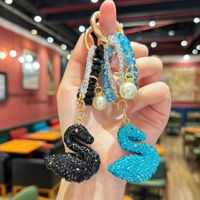 Porte-clés Cygne en Gros avec Diamants Entièrement Sertis, Idéal pour Pendentifs de Voiture et Accessoires de Sac