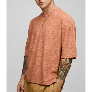 T-shirt à manches courtes orange de qualité supérieure pour hommes, coupe ample avec texture subtile, vente en gros de streetwear en vrac et OEM - Product Image 1