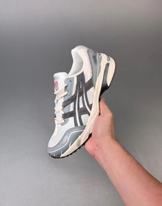 2025 Zapatillas de correr de lona de lujo de alta calidad para hombres Diseño de moda para deportes y estilo para caminar 1203A243-023 Hecho en China - Product Image 4