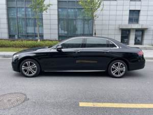 El <span class=keywords><strong>Precio</strong></span> de Exportación del <span class=keywords><strong>Mercedes</strong></span>-Benz <span class=keywords><strong>Clase</strong></span> <span class=keywords><strong>E</strong></span> <span class=keywords><strong>E</strong></span> 260L Sports <span class=keywords><strong>2022</strong></span>, Auto Usado Profesional de Gasolina, Es Bajo - Product Image 4