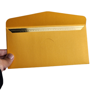 Tarjeta de papel dorado personalizada con lata de estampado negro Tarjeta de rascar de escritura personalizada Boleto dorado - Product Image 6