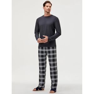 Ensemble de peignoir personnalisé pour hommes T-shirt à manches longues et pantalon à carreaux avec poche Vêtements de nuit pour hommes - Product Image 4