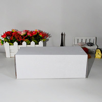 Witte golfkartonnen mappen van gerecycled materiaal, met sponsvoering, matte laminatie, embossing, aanpasbaar voor fruit, voer en meel.