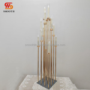 Candelabro de metal dorado liso y personalizable de 8, 9 o 10 brazos para centros de mesa de boda - Product Image 6