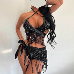 Ensemble <span class=keywords><strong>de</strong></span> maillot <span class=keywords><strong>de</strong></span> <span class=keywords><strong>bain</strong></span> trois pièces comprenant un haut à paillettes, un <span class=keywords><strong>short</strong></span> et une tenue <span class=keywords><strong>de</strong></span> plage avec des franges fluides pour un style accrocheur - Product Image 1