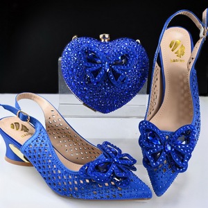 Set di Borsa a Forma di Cuore <span class=keywords><strong>con</strong></span> <span class=keywords><strong>Farfalla</strong></span> in Cristallo e <span class=keywords><strong>Scarpe</strong></span>, Sandali di Alta Qualità <span class=keywords><strong>con</strong></span> Tacco Basso, Set Popolare di <span class=keywords><strong>Scarpe</strong></span> e Borsa - Product Image 3