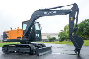 Nouvelle pelle sur chenilles Hyundai HX80G de 8 tonnes avec lame de bouteur, garantie 1 an sur le moteur et la boîte de vitesses - Product Image 2