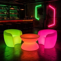 Fauteuil en plastique imperméable avec 16 lumières LED à changement de couleur, design lumineux portable pour la maison, les restaurants et les hôtels
