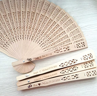 Éventail pliant vintage en bois de santal chinois, fait main, cadeau de mariage pour la mariée