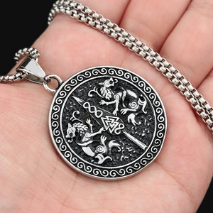 Yunnique – collier avec pendentif rond en acier inoxydable pour hommes, bijoux avec chaîne de 60cm, couleur acier, design animal, pendentif à la mode - Product Image 4