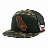 Gorra Trucker de 7 Paneles Personalizada de Alta Calidad, Malla Trasera, Visera Plana, Parche de Cuero con Camuflaje, Cierre a Presión, Gorra Deportiva de Béisbol