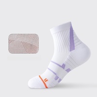 Chaussettes de course jetables durables professionnelles hautement sportives respirantes anti-dérapantes Spandex Logo bas taille unique pour les jeunes