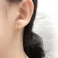 Boucles d'oreilles créoles pendantes en argent sterling 925 plaqué or 18 carats, motif plumes, style luxe léger