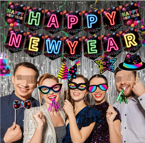 Kit per Festa di Capodanno: Striscioni Colorati, Bandierine, Ghirlande in Foil, Accessori per Foto, Decorazioni Luccicanti, Cornucchie e Articoli per Feste - Product Image 2