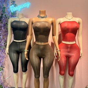 Set Due Pezzi Sexy da Donna: Top Corto Trasparente Senza Maniche e Senza Spalline e Pantaloni Aderenti - Product Image 1