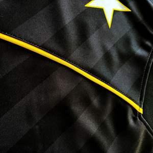 قميص رياضي ريترو رائج، ملابس كرة قدم مخصصة للمشجعين، قصير مخطط، 100% بوليستر مضاد للبكتيريا، صيفي محايد، فضفاض للأزواج - Product Image 4