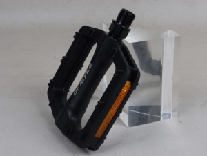 Pedales de Bicicleta Gineyea M904 de Plástico de Ingeniería Resistente, Directo de Fábrica, Pedales de Bicicleta de Montaña y Carretera de Alta Calidad con Reflector - Product Image 4