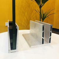 Système de garde-corps en verre avec profilé en U en aluminium personnalisé pour piscine, base en aluminium professionnelle pour garde-corps en verre, fabrication chinoise