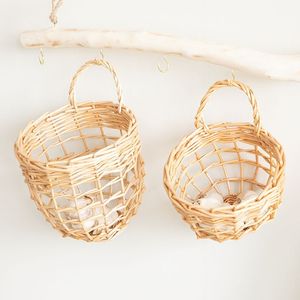 Panier mural en rotin tressé écologique pour l'organisation et le rangement <span class=keywords><strong>de</strong></span> l'ail, des oignons, des fruits, des jouets pour bébés, des pots <span class=keywords><strong>de</strong></span> fleurs et des jardinières - Product Image 1