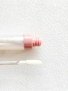 Brillo Labial Transparente con Perlas, Vegano, Resistente al Agua, con Ácido Hialurónico, Textura Espesa, Maquillaje Labial Brillante, Etiqueta con Logotipo Personalizado - Product Image 3