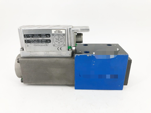 PLC 0811404801 Proportionele klep 4WRPEH 10 C3 B100L-20G24K0A1M Programmeercontroller - Product Image 2