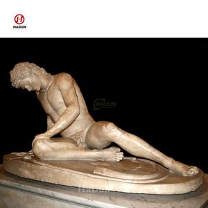 Escultura de Galia moribunda para hombres de mármol clásico de tamaño real a la venta - Product Image 3