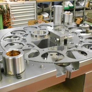 แม่พิมพ์คอมพิวเตอร์ปั๊มโลหะชิ้นส่วนรถยนต์ - Product Image 3