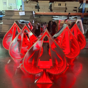 Présentoir à <span class=keywords><strong>champagne</strong></span> en forme de bouteille d'As de Pique dorée effet miroir, valise VIP, glorificateur pour discothèque, bar, salon, événements festifs - Product Image 4