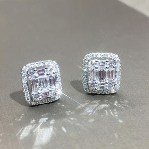 E1304 Orecchini in oro bianco con diamanti taglio smeraldo, gioielli naturali di lusso da donna - Product Image 4