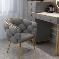 Chaise d'appoint moderne nordique de luxe avec accents dorés pour usage commercial et domestique, restaurant, hôtel, salle de sport, salon