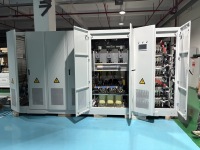 Stabilisateur de tension industriel automatique de grande puissance 1250 kVA 2000 kVA 3000 kVA 4000 kVA triphasé pour usine sidérurgique et cimentier