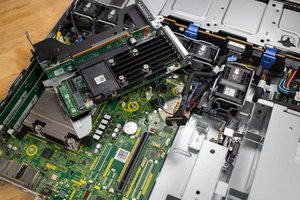 Servidor Dell PowerEdge R260 1U para Montaje en Rack, 8 Núcleos Intel Xeon Serie E-2400, Nuevo Diseño, Servidor Informático en Stock - Product Image 6