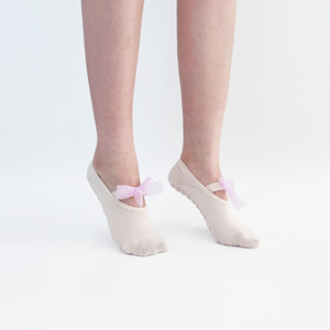 Premium Anti-Slip Pilates <strong>Socks</strong> <strong>for</strong> <strong>Gym</strong> Yoga Studio Soft Comfortable Breathable No-show <strong>Socks</strong> with Pink Lace Bow Decoration - Product Image 5