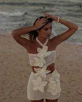 Nouvelle collection 2025 – Robe de bain tendance à col halter avec fleurs 3D ajourées, idéale pour les vacances à la plage, sexy, dos nu, en tricot, maillot de bain, tenue de plage