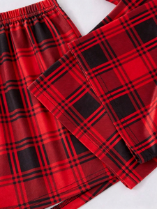 Set Pigiama Tre Pezzi da Donna in Colori Natalizi, Tessuto Morbido Lavorato a Maglia, Abbigliamento Casual per Casa - Product Image 4