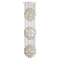 Nouveau design de décoration de luxe en coquillages, hall d'hôtel, escalier, lustre en coquillages blancs, suspension à étages suspendue