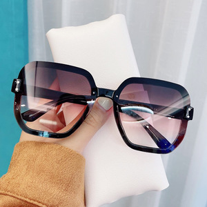 High Value Customized Square Frameless PC Women's <b>Sunglasses</b> UV400 Protection Fashionable Minimalist Gold Transparent - Product Image 6