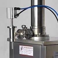 Machine de remplissage semi-automatique verticale à piston pneumatique pour boissons, miel, huile, pâte, liquides, cosmétiques, shampoing, sachets et bouteilles