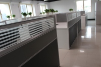Poste de travail en L personnalisé avec panneau de séparation, table d'ordinateur, postes de travail de bureau personnalisés pour 4, 6 ou 8 personnes